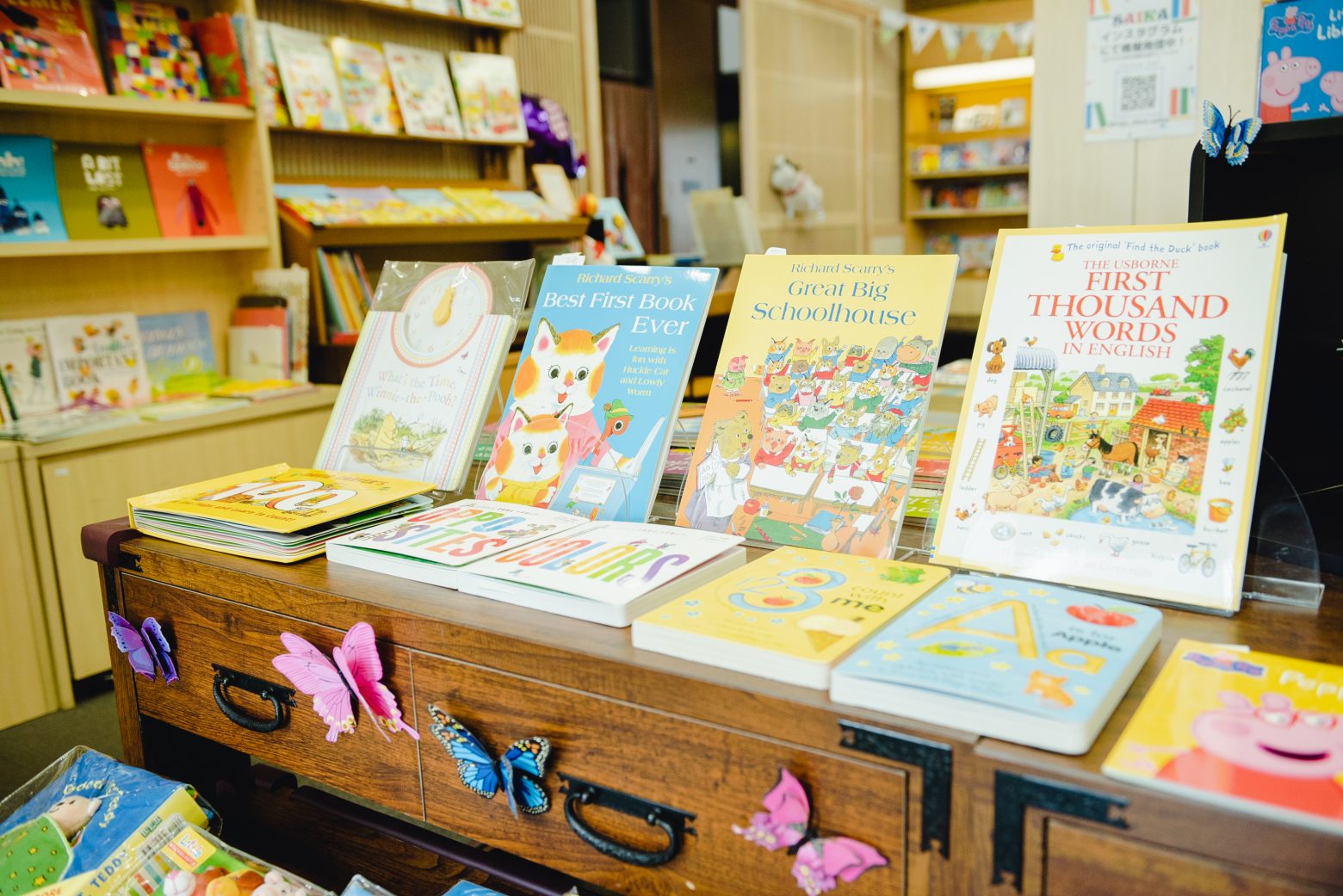 長年の外国人向け事業の実績を活かし 地元向けに英語絵本販売を始めた理由 京都市観光協会 Dmo Kyoto